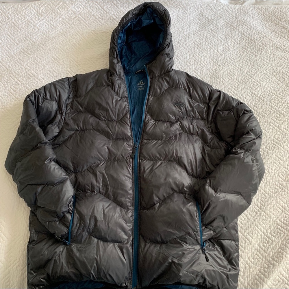 Ascend Puffer Jacket | Dark Grey and Blue